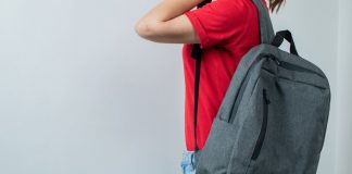 Peso das mochilas não provoca escoliose